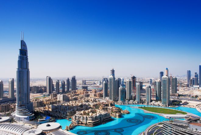A cidade de Dubai, no Emirados Árabes Unidos, coleciona recordes: tem o maior prédio do mundo, o mais alto deck de observação, maior jardim de flores naturais e diversos outros títulos